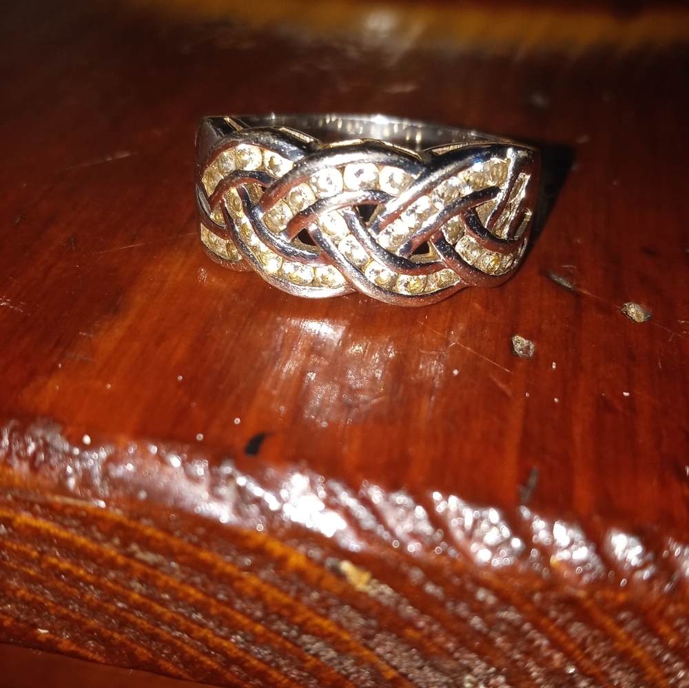Silver & diamonique twisted band ring